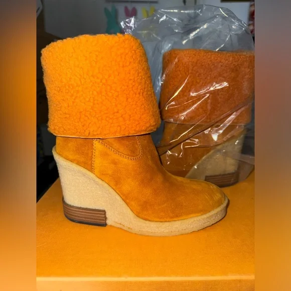 Brand New - Tod’s Orange Shearling Wedge ankle boots - Picture 4 of 7